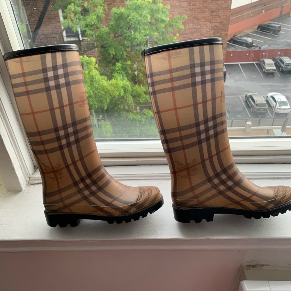 Authentic Burberry Rain Boots